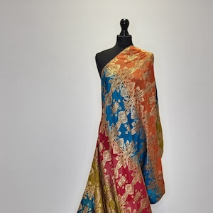 Saatrangi Banarsi Dupatta