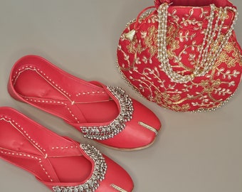 Women Punjabi Ghungroo Leather Jutti