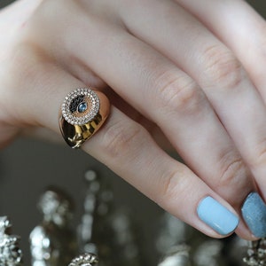 Solid Gold Signet Ring, Signet Ring With Natural Diamonds, Pinky Diamond Ring, Unique Vintage Signet Ring, Gift For her, Anniversary Gift