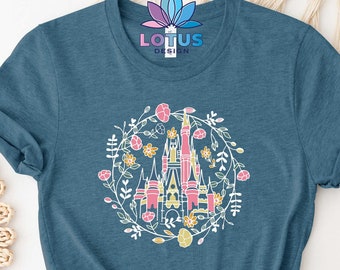 Magic Kingdom Castle T-Shirt, Prinzessin Schloss T-Shirt, Schloss Floral Frühling T-Shirt, Magischer Urlaub T-Shirt, Disney Frauen Geschenk T-Shirt