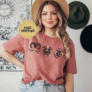 Três sinais grandes feitos sob encomenda da astrologia camiseta de <br> Entrega Rápida? Lua de Sun feita sob encomenda e camisola de cartas de Tarot do sinal | Astrologia grande de três presentes suéter |