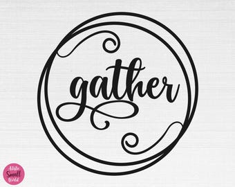 Op de afbeelding: Zwart-wit grafisch ontwerp met het woord "gather" in een decoratief handschrift. Het woord is omgeven door een dubbele cirkel.