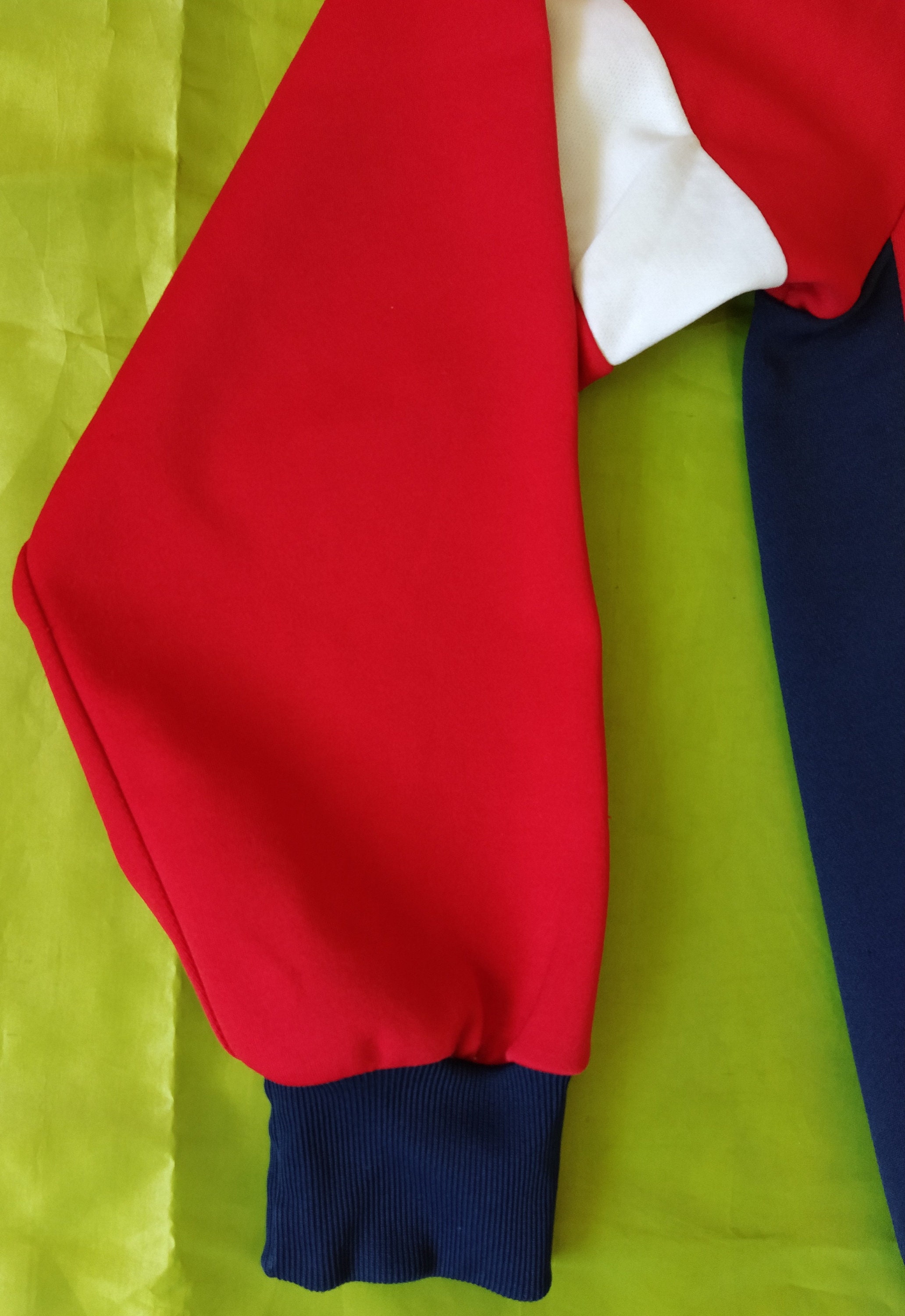 80s OLD adidas red sweat ユーゴスラビア製 80s OLD adidas red sweat ユーゴスラビア製