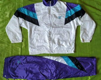 Adidas vintage 80s o 90s hombres conjunto completo de chándal chaqueta y pantalón, blanco morado negro, talla D 6, 177, M