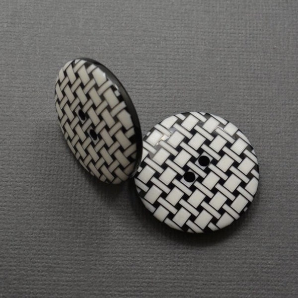 Black & White Basket Weave Textured Button – 2-hole (QQ-01)