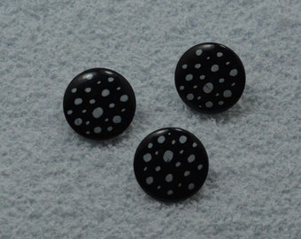 Black Button with White Polka Dots – shank (PP-07)