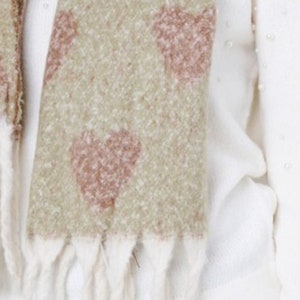 Heart shapes Cozy scarf