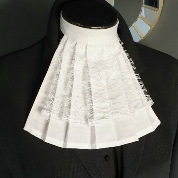 Coton blanc et dentelle Superposition Jabot Cravat Collier Volant victorien Steampunk Mariage Whitby Théâtre gothique Costumes Courses Austin Powers B52