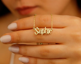 Collana con nome del carattere Wizard, gioielli personalizzati in argento sterling