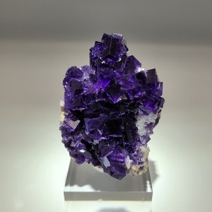 Fluorita Berbes España 7,9x6,8x3,3 cm