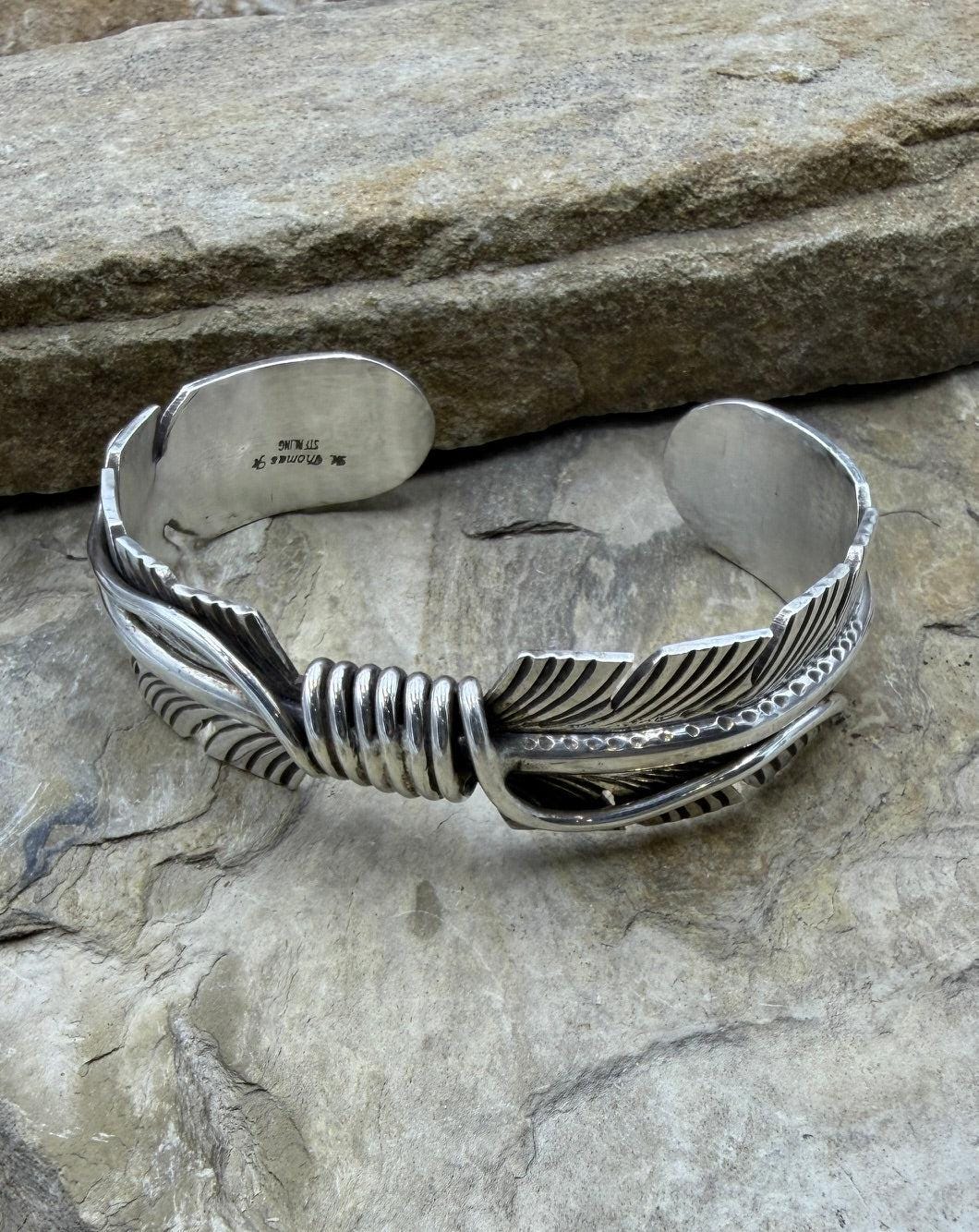 最高峰 NAVAJO Mike Thomas Jr. シルバーベアクローバングル M Thomas Jr Silver - Etsy