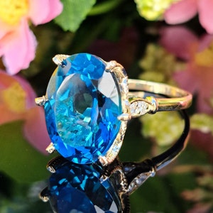 London Blue Topaz 14k Solid Gold Ring, 10.60 Carat Natural Topaz & Diamonds, 16x12mm Oval Gemstone