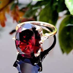 Garnet 14k Solid Gold Ring, Natural Red Garnet & Diamonds