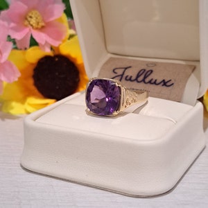 Amethyst Cushion Ring 12x12mm in 14Kt Gold with Diamonds