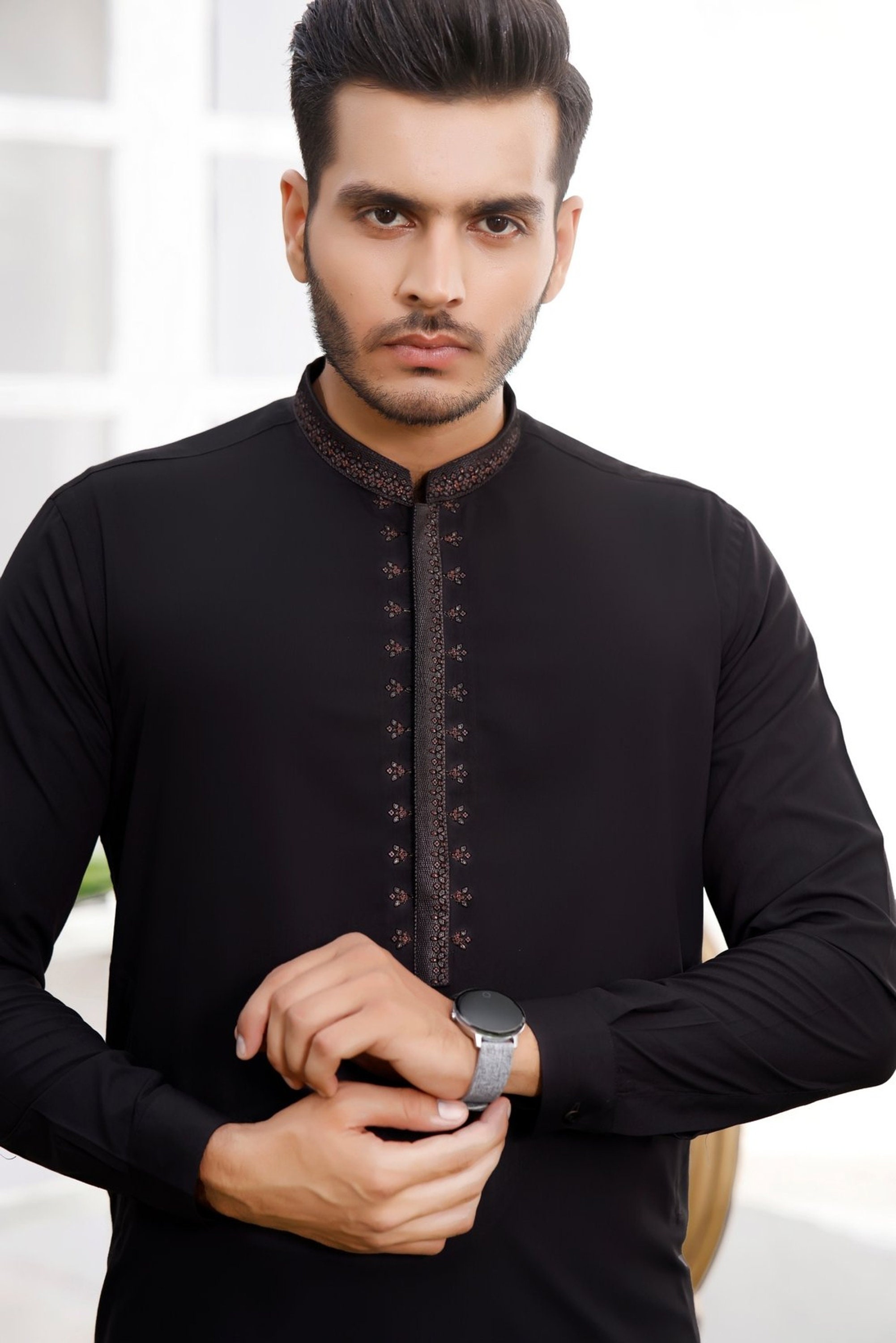 thumbnail interactive-video image 1 of Zak Men's Pakistani Plain Black Shalwar Kameez – 100% Cotton – Casual Eid Or Cultural Wear 1 of 3