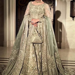 green emerald velvet dress Bahar – Kanwal Malik