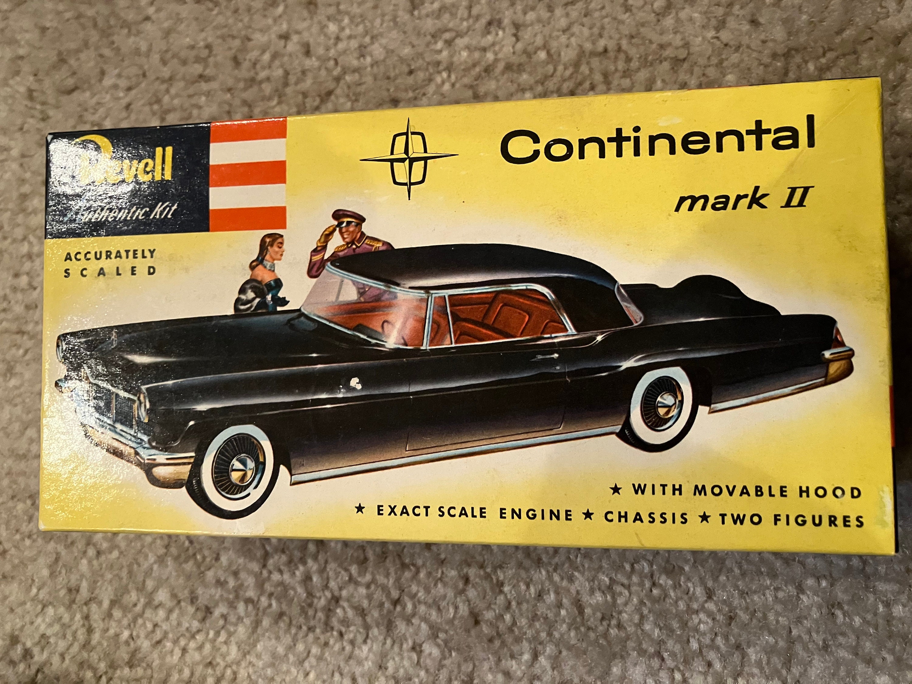 Revell Continental Mark II プラモデル il_fullxfull.5796805289_nxvw.jpg