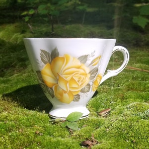 Vintage Royal Windsor Fine Bone China Tea Cup Yellow Rose England