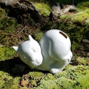 Antique White Ceramic Cat Cotton Ball Holder