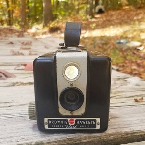 Vintage Kodak Brownie Hawkeye Camera Flash Model