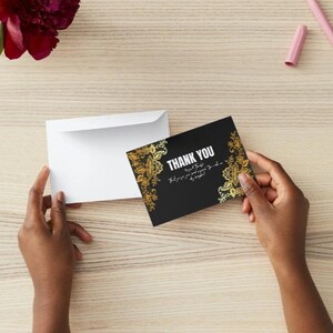 Cartão de agradecimento elegante em preto e dourado | Design floral elegante | Download digital para impressão | Perfeito para uso comercial ou pessoal