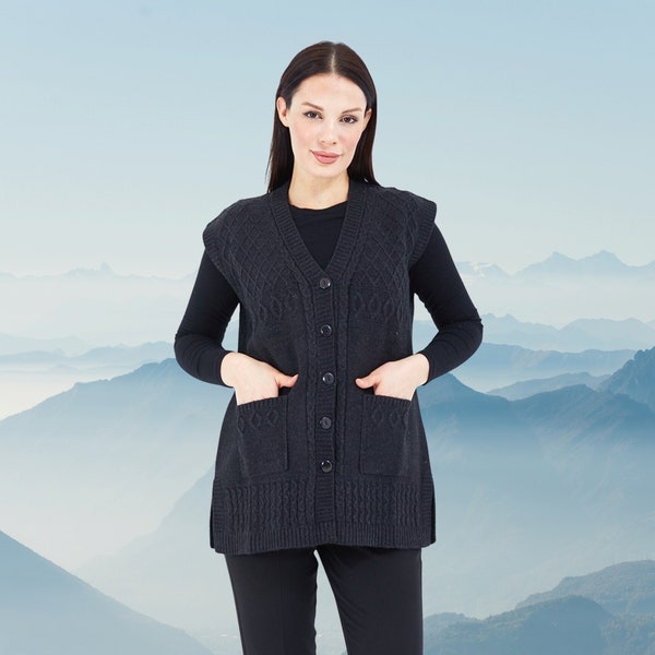 Gilet en laine d’alpaga à col en V noir tricoté boutonné avec poches | Gilet noir grand-mère | Cardigan sans manches tricoté | Gilet en mohair tricoté épais