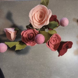 Mother&#39;s Day Perfect Flowers Felt Roses Bouquet