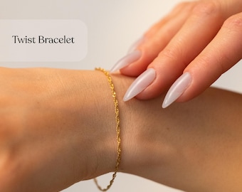 Pulsera de cadena retorcida chapada en oro de 18 quilates, pulseras de Singapur, pulsera de acero inoxidable impermeable que no se empaña, ideal para muñecas pequeñas, regalo para ella.