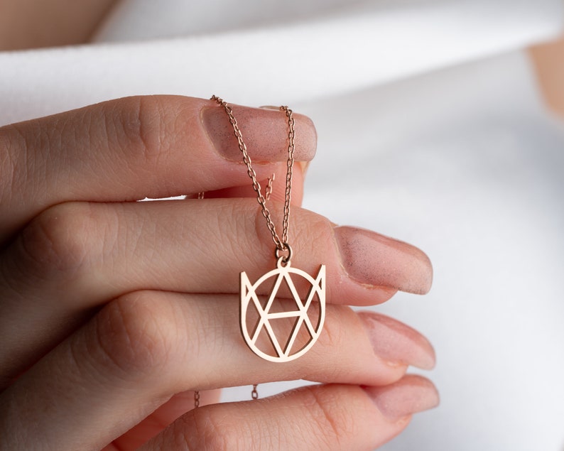 Personalisierte goldene Namenskette-zierliche Logokette-Geschenk für Sie-Personalisierte handgemachte Geschenke-Minimalistischer Schmuck-Für Mama-Muttertag-Zakko2 Bild 3