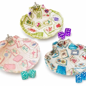 Mahjong Dice Dish | Mahjong Queen Shell Dish | Decoupage Scallop Shell | Mahjong Gift for Her | Dice Holder image 4