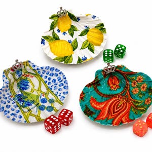 Mahjong Dice Dish | Mahjong Queen Shell Dish | Decoupage Scallop Shell | Mahjong Gift for Her | Dice Holder image 2