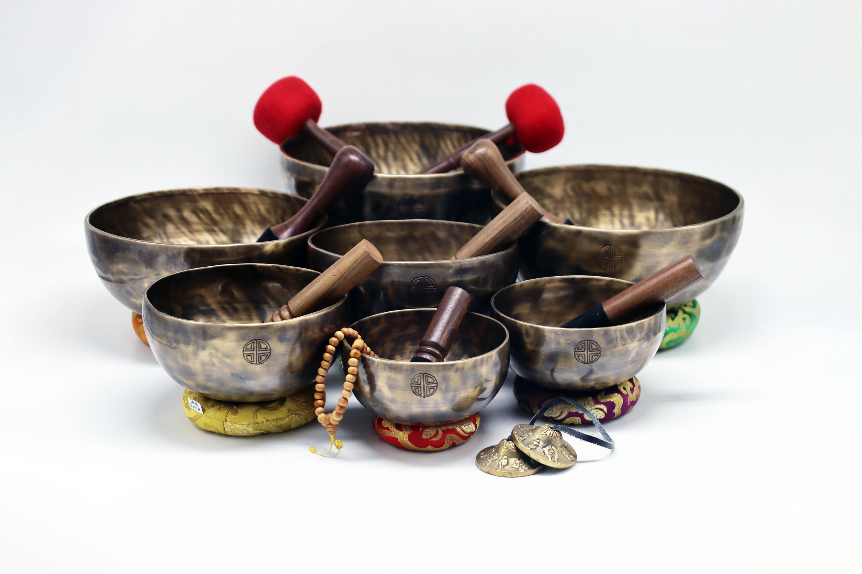 7つのチャクラシンギングボウルセット：満月チベット瞑想ボウル - Etsy