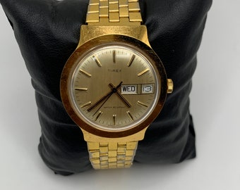 Vintage Timex 21 Jewels Waterproof Mens Watch 34mm Gold Tone 1967 Automatic Timex 21 Jewels Self-Wind Watch 6824 7467 [1967] | Vintage  main image 4