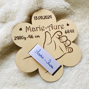 Porte bracelet de naissance en bois - Carte cadeau unique et personnalisé