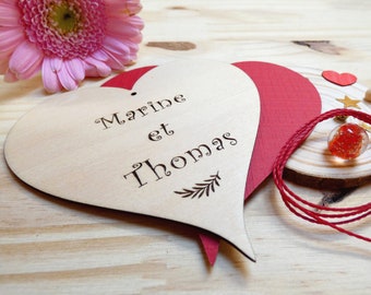 Herz aus Holz mit Vornamen, Herz zum Aufhängen, Hochzeits-/Pacs-Geschenk, Paargeschenk, liebevolles Herz, Nachrichtenkarte – personalisiertes Valentinstagsgeschenk