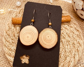 Wooden earring, spruce wood log earring and wooden bead, bohochic jewelry