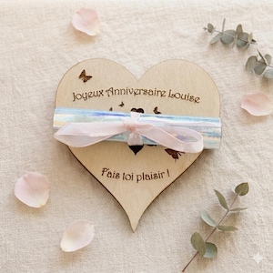 Porta soldi in legno personalizzato - Carta regalo di compleanno - Cuore inciso con nome e messaggio - Regalo originale fatto a mano