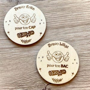 Imán de diploma de felicitaciones: regalo de madera personalizado para aprobar un examen o licencia de conducir.