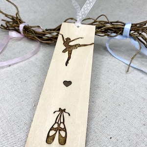 Personalized wooden dancer bookmark - Ballet engraving, Dance shoes, ballerina - Classical dance gift - Gift for dancer