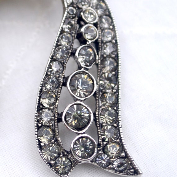 Vintage RJ Graziano Rhinestone Bow Brooch / Vinta… - image 4