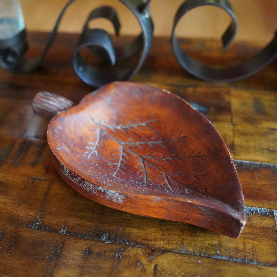 Wooden Leaf Tray Hand Carved Leaf Catchall Tray Valet Tray Etsy