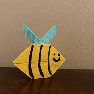Honey Bee Home Decor, Primitive Bee Decor, Bee Kitchen Decor, Save The Bees, Bee Hive, Bee Gifts, Bumble Bee, Bee Hive, Beekeeper Gift, Bees