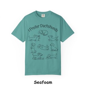 Camiseta "Eu Prefiro Dachshunds", Camiseta Comfort Colors para Cães, Camiseta com Poses Fofas de Dachshund, Presente Divertido para Mãe de Dachshund, Roupa Minimalista para Cães imagem 15