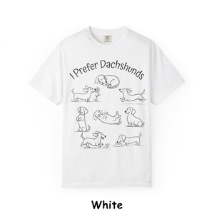 Camiseta "Eu Prefiro Dachshunds", Camiseta Comfort Colors para Cães, Camiseta com Poses Fofas de Dachshund, Presente Divertido para Mãe de Dachshund, Roupa Minimalista para Cães imagem 16