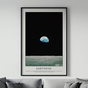 Earthrise - Apollo 8, Fotografia incorniciata di un volo spaziale, Decorazione da parete per la casa, Stampa spaziale, Arte moderna contemporanea, Stampa minimalista, Arte spaziale