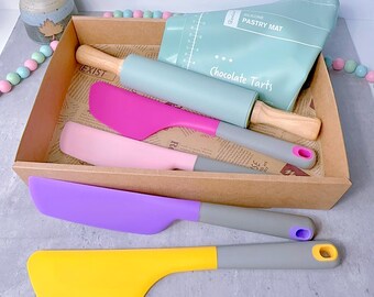 Personalized Baking Gift Set, Kitchen Gifts For Her, Spatulas, Pastry Mat and Rolling Pin