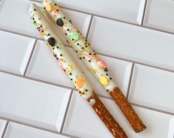HALLOWEEN Skulls Mummy Ghosts Eyeballs Chocolate Dipped Pretzel Rods, Halloween Classroom Party Favors, Halloween Gifts for Kids