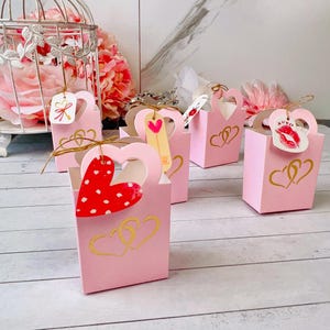 50 PCs Pink Double Hearts Handle Wedding Favor Boxes With Tags - Party Favor Box - Small Candy Chocolate Treats Boxes For Bridal Shower