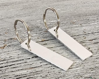 1/2 x 2" (25) 14gH nyckelringsämnen 14G HÅRDA stämplingsämnen Trumlingspolerade 3003 ren aluminium 3 mm hål Bäst för nyckelringsämnen