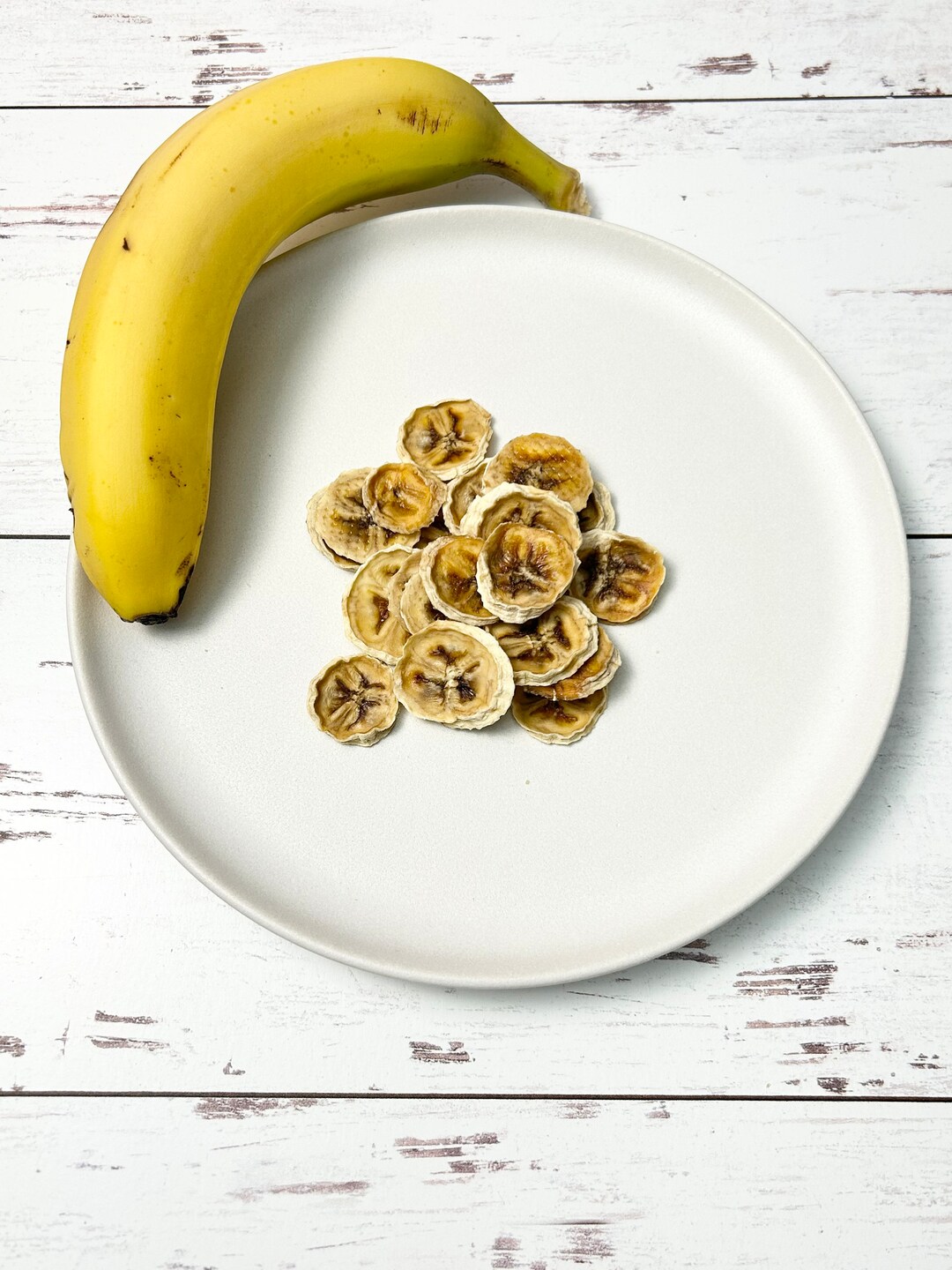 Organic Dehydrated Banana Chips for Rabbits, Guinea Pigs and Small Pets